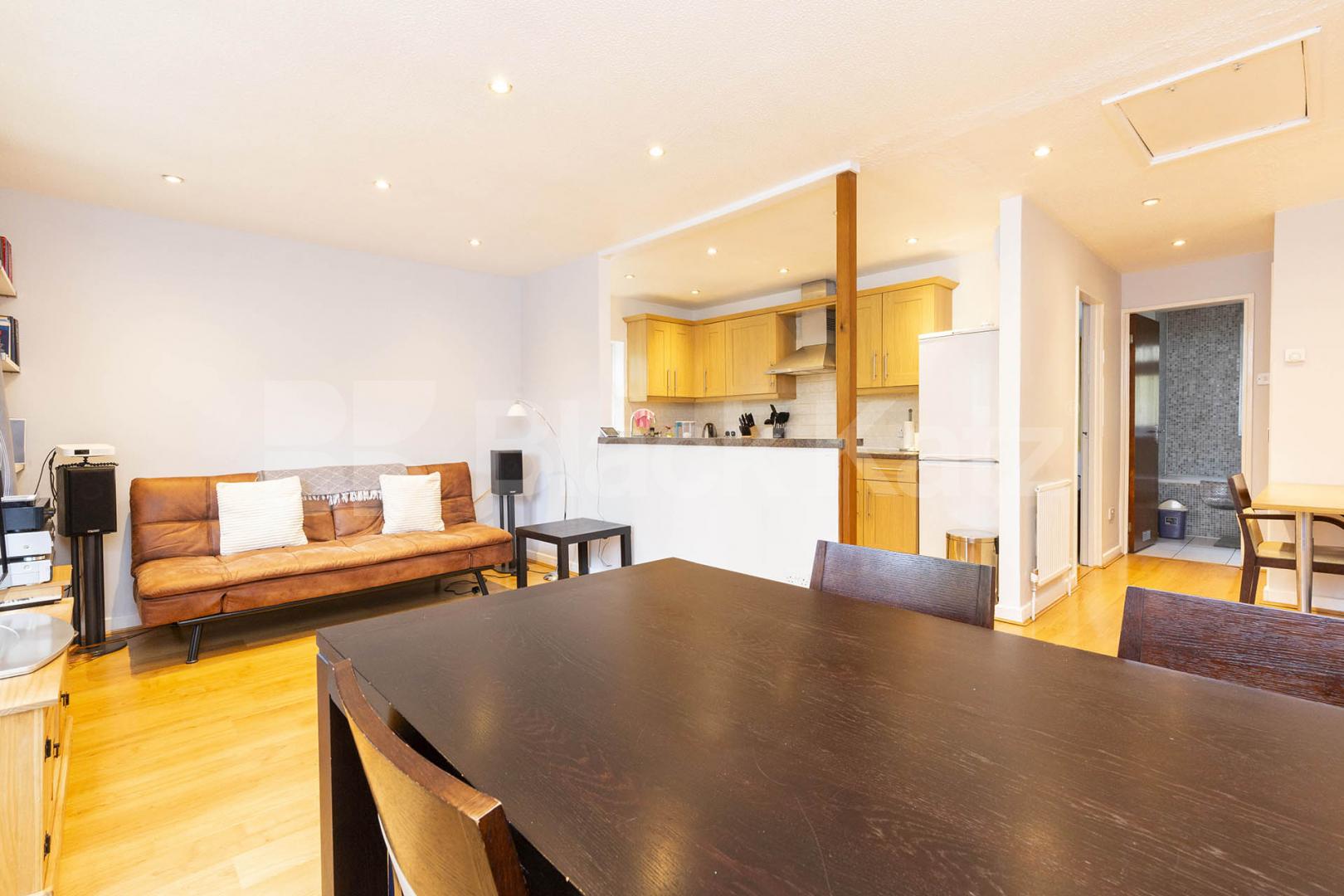 Modern Apartment Trebovir Road, Earls Court